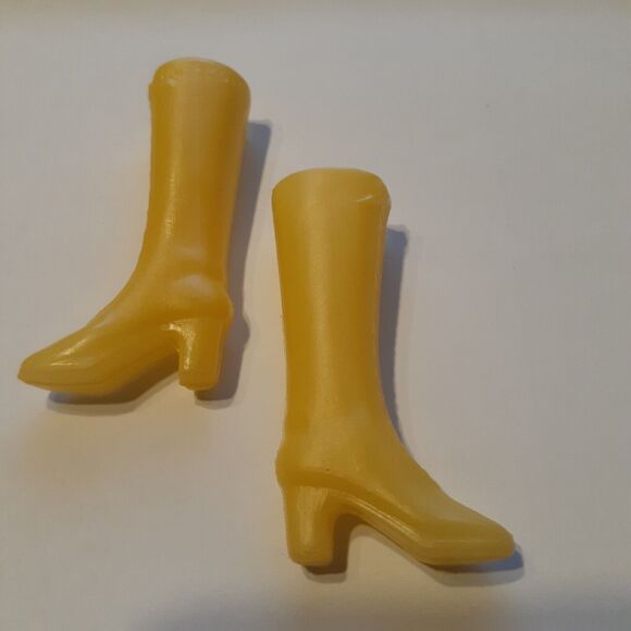 Barbie Francie Skipper Doll Yellow Knee High Boots Heels Hard Plastic Hong Kong - Picture 1 of 4